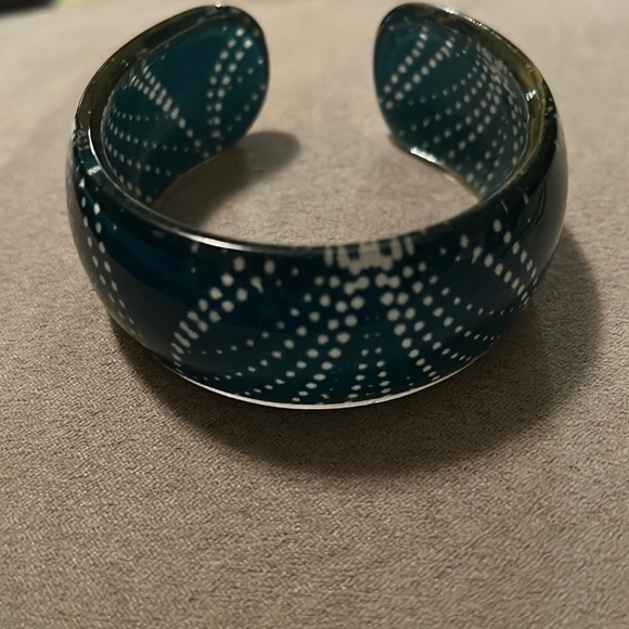 Wide Plastic Bangle Bracelet - Picture 3 of 5